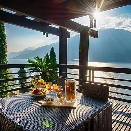 Sleeps 12 With Pool Villa