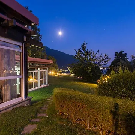 Sleeps 12 With Pool Villa Olgiasca