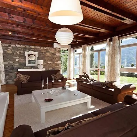 Sleeps 12 With Pool Olgiasca